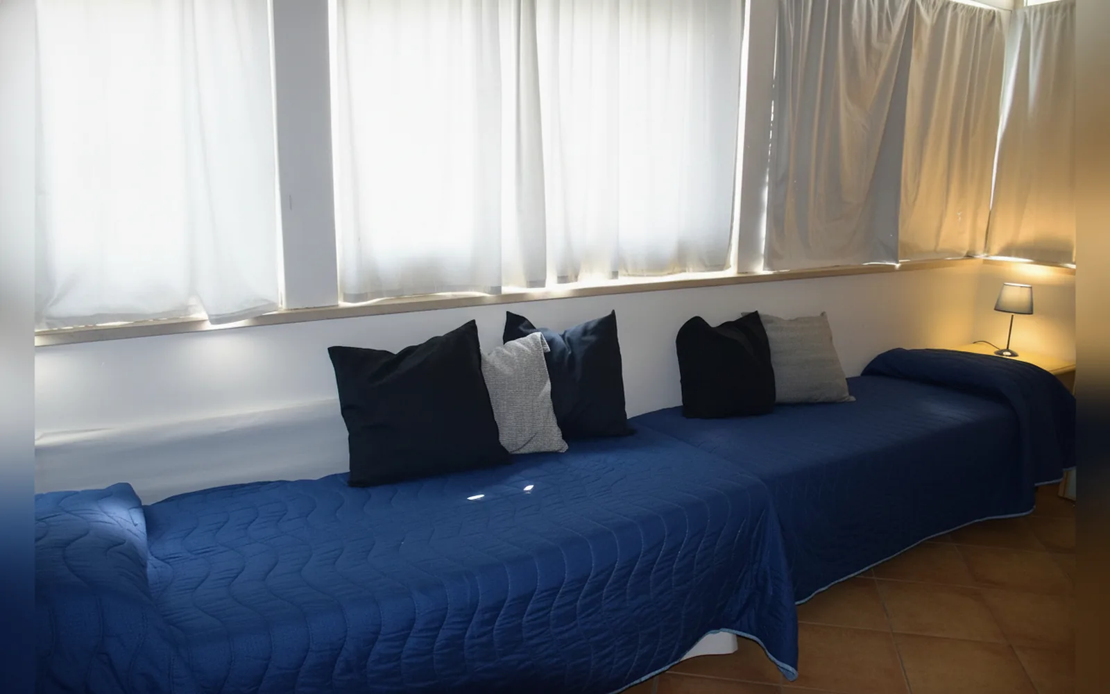 Camera con bagno privato — Villa Mema, Bisceglie (Puglia) (foto 12)